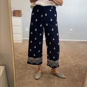 Zara Navy Blue Capris with White Pattern size L